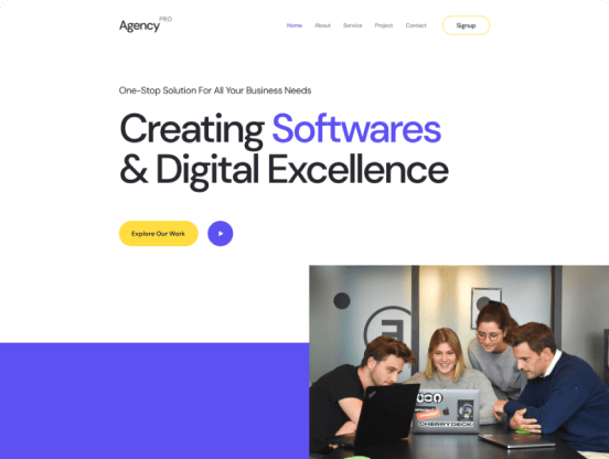 Hero banner for a software and digital-excellence agency showing a group of colleagues collaborating on laptops in a modern office atmosphere.